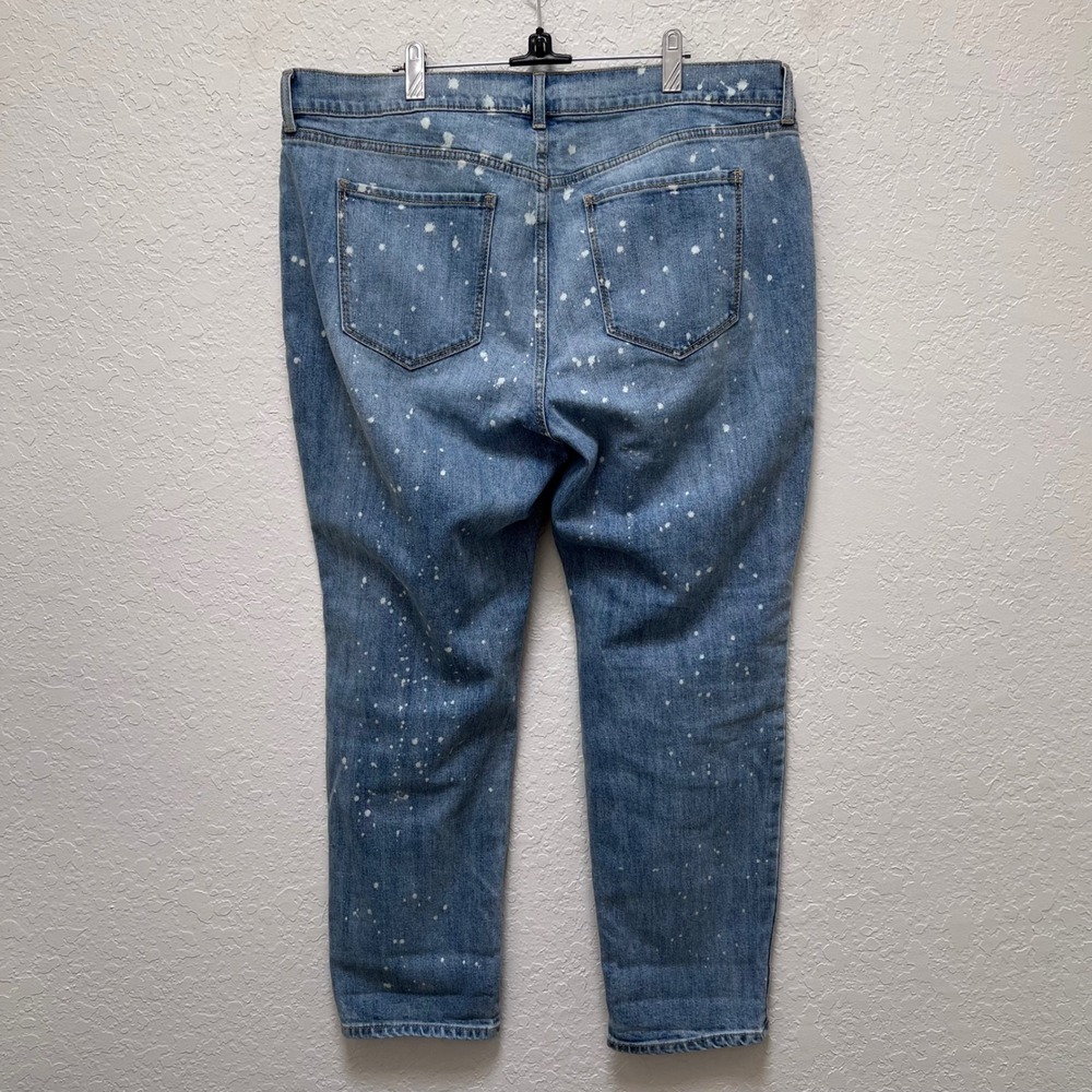 Old Navy Boyfriend Jeans Womens‎ 16 Medium Wash Paint Splatter Relaxed Fit Denim - Picture 4 of 5
